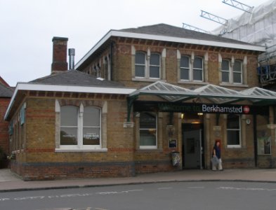 Berkhamsted station frontage 07.20 Saturday 31 May 2014.