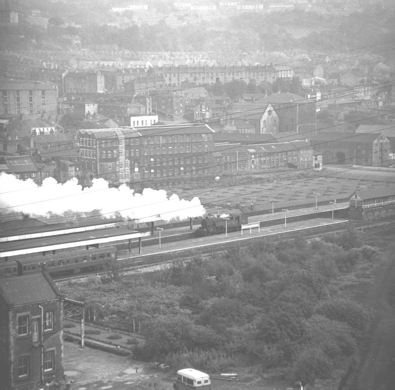 108-5 Sowerby Bridge 42410 running round Leeds portion of Leeds + Bradford – Blackpool excursion Sat 2/10/65 
