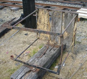 1912 signal platform lying on the ground at Lalnuwchllyn, 16 July 2015 