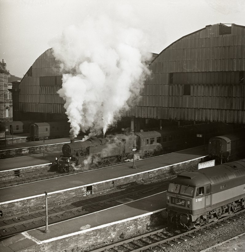 Another Eric F Bentley classic with 4MT Stanier 2-6-4T 42616 at Bradford Exchange in 1966.