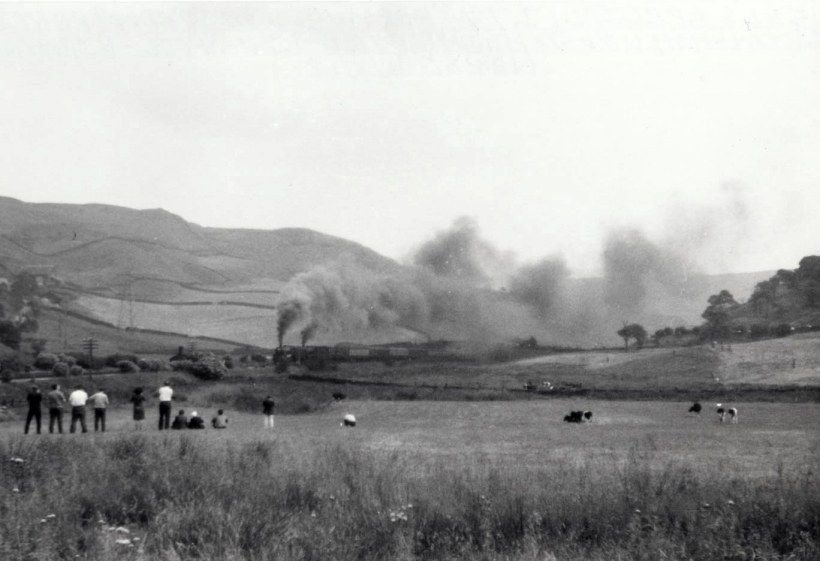 Stanier Black 5s 44871 and 44894 approaching Copy Pit summit on 4 August 1968 with 1Z69, a Stephenson Locomotive Society (Midland Area)
Farewell to Steam No.2 special originating at Birmingam New Street, and due to pass Copy Pit at approximately 13:21 hrs, but actually arriving there at 14:08.5hrs.