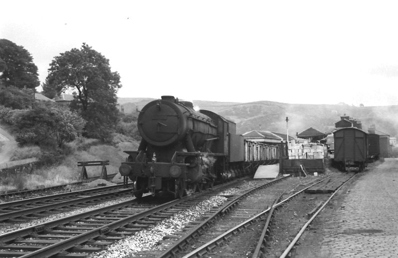 WD 90116 heads towards Manchester in 1966 with an unfitted coal haul, see from the western end of Todmorden Station Platform 1