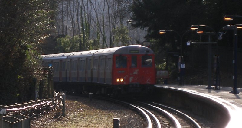 A60 4-car stock train arriving Chesham 09 December 2010