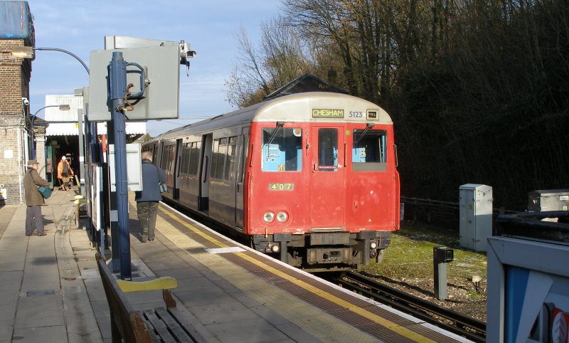 A60 4-car stock train arriving Chesham 09 December 2010