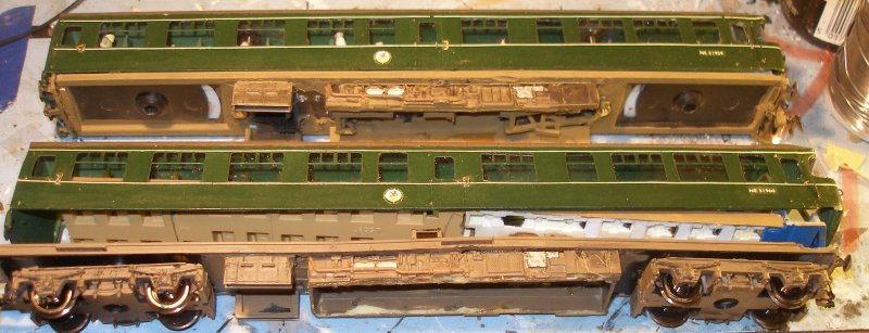 Silver Fox Class 124 4mm scale model: underframe distortion caused by using Bostick (solvent-based) glue and replacement underframe. 
