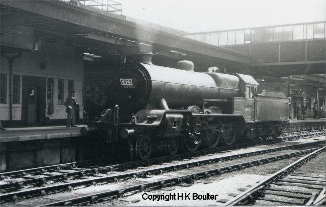 50455 eases forward after being uncoupled at York on her last working before being sent to Horwich for scrap. Photographed by H K Boulter