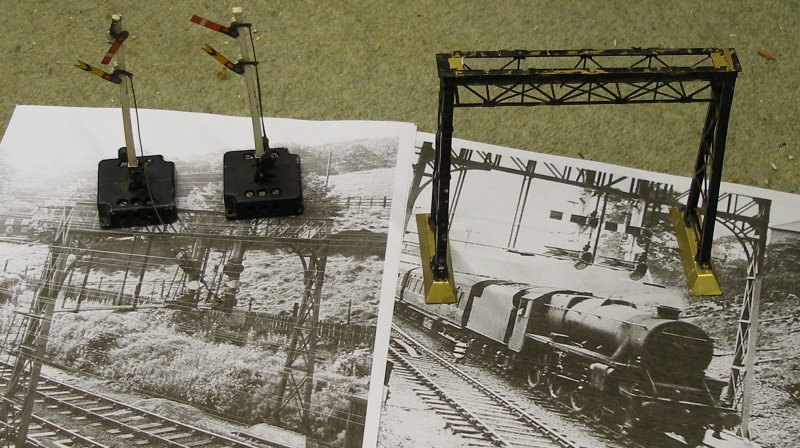 Hall Royd Junction signal gantry model: Donor Hornby Dublo electric  signals and USA brass gantry signal ready to create the Hall Royd Junction gallows signal.