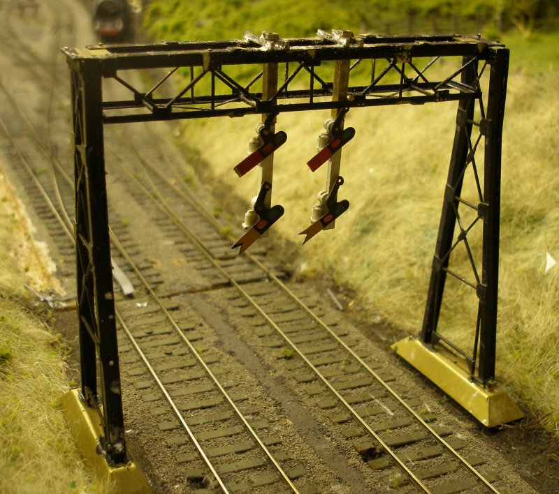 Hall Royd Junction signal gantry model: