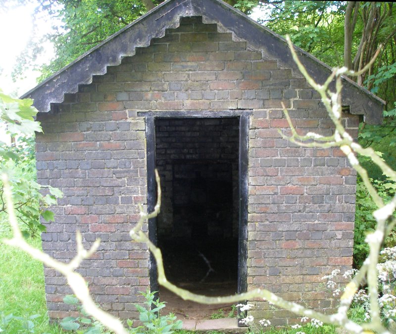 L&NWR Hartington Permanent Way Hut 10 July 2014 Front elevation with door (south facing)
