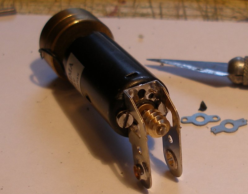 Hi-Level gear box screwed to the front of the motor showing how the side holes are used to allow removal of the motor when installed in the loco