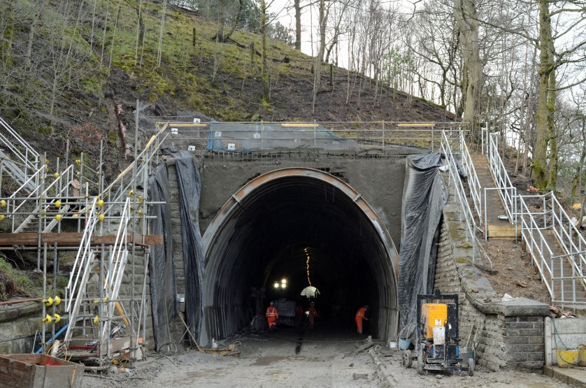 Giải pháp sửa chữa hầm Holme Tunnel  
