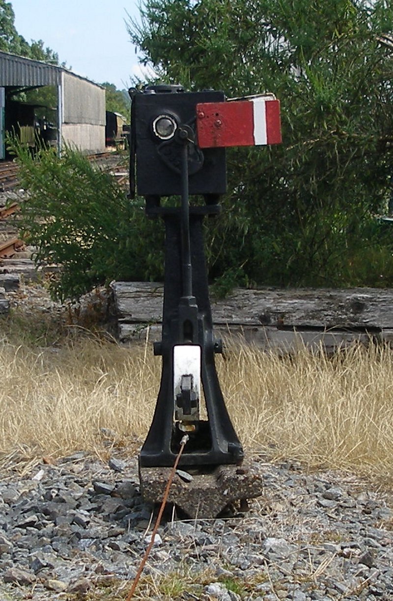 LNWR miniature ground signal rear at Llanuwchllyn Station, Bala Lake Railway, 16 July 2015.
