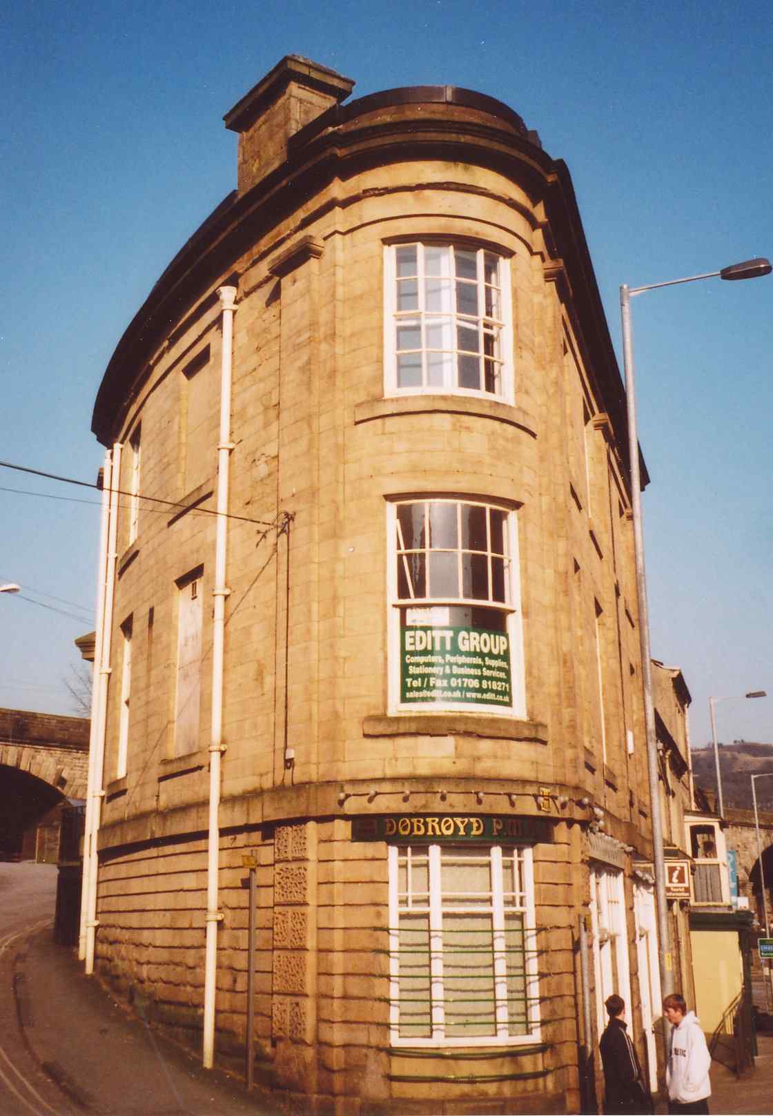 9-11 Burnley Road, Todmorden; curved end