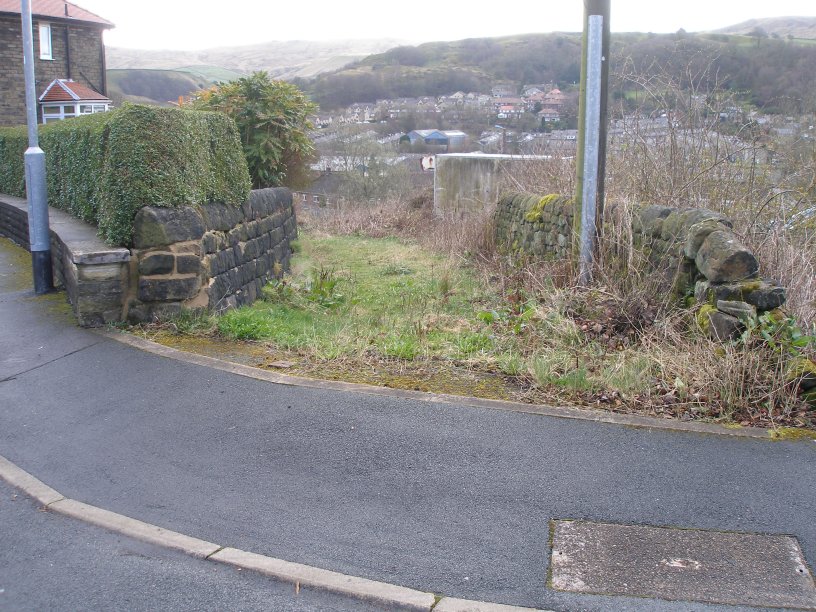 Modern day access to the original alignment of Hall Royd Road