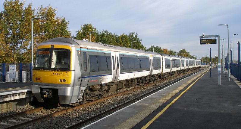 Oxford Parkway Sunday 25 October 2015: first train from London Marylebone to Oxford Parkway standing at Parkway.