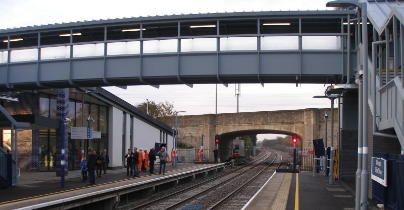 Oxford Parkway Sunday 25 October 2015: looking towards Oxford from Platform 2.