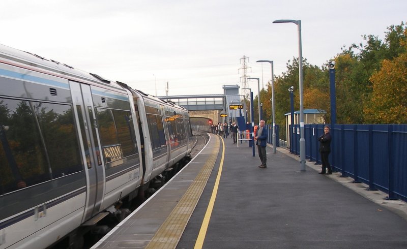 Oxford Parkway Sunday 25 October 2015: first train runs into platform 2.