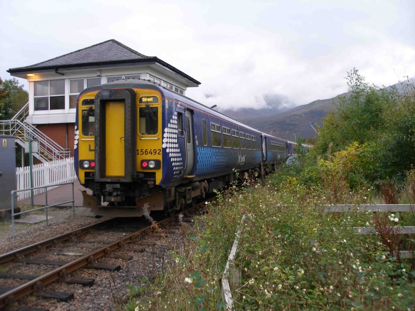 Having checked-in at 'Treetops' bed & breakfast, a stroll down to the swing brodge found 156476 on a Fort William bound service.