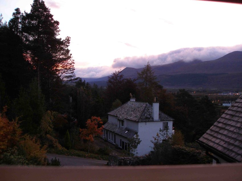 The morning of Friday 18 October 2013 bode fair as veiwed from our bedroom window at 'Treetops'.