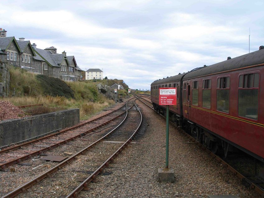 Mallaig platform end. The last time I visited Mallaig in 1981 there were two Western Region bracket posts fitted with UQ arms here.