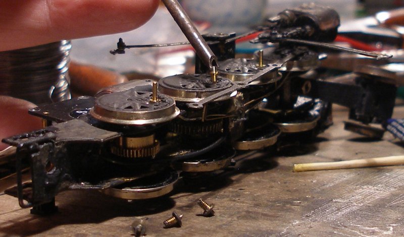 Fitting Romford crank pins -2: The screw threads of the pins have a small smear of superglue applied and are then screwed in using the Romford screw driver. Note: this means that it won't be possible to replace the pins at a later date as they are now permanently fixed.