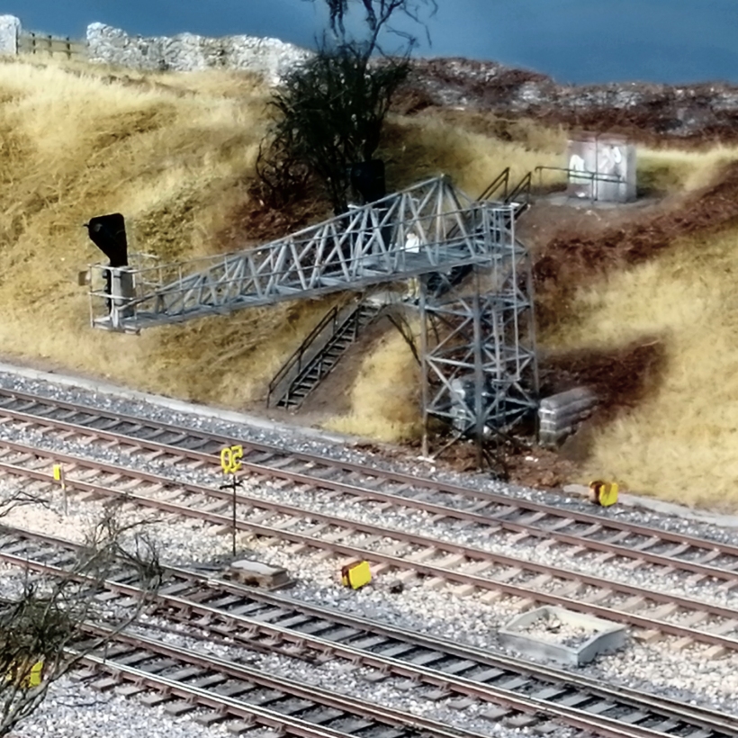 Heaton Lodge 7mm layout: signal gantry