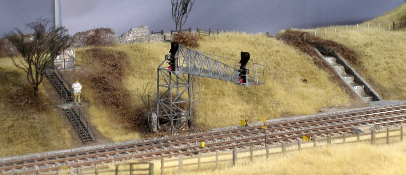 Heaton Lodge 7mm layout: signal gantry